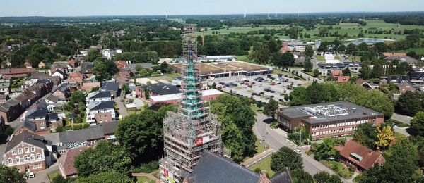 Modulgerüst für Dachsanierung eines Kirchenturms