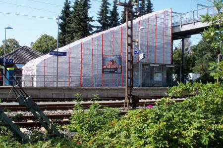 Atmosphärischer Korrosionsschutz und rutschhemmender Dünnschichtbelag für Bahnbrücke