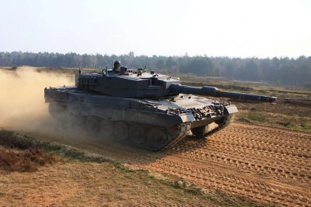 Werkslackierungen von Fahrzeugen und Fahrzeugteilen für die Rüstungsindustrie in Hamburg