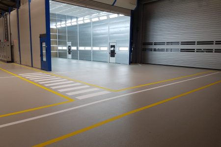 Industriebodenbeschichtung aus Epoxidharz für Werkshalle