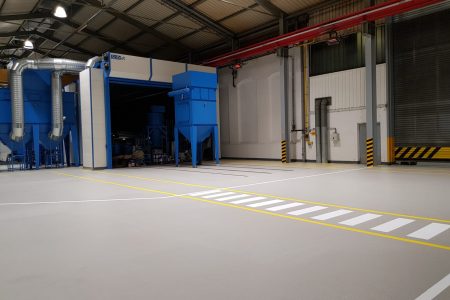 Industriebodenbeschichtung aus Epoxidharz für Werkshalle