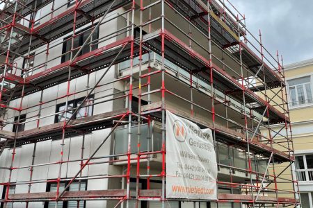 Einrüstung eines Hauses