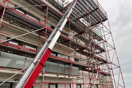 Einrüstung mit einem Modulgerüst