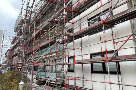 Modulgerüst mit zusätzlichen Stützgerüst