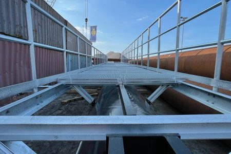 Stahlbauarbeiten am LNG-Terminal in Wilhelmshaven