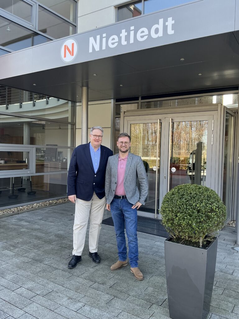 Tom Nietiedt, Gregor Bochynek